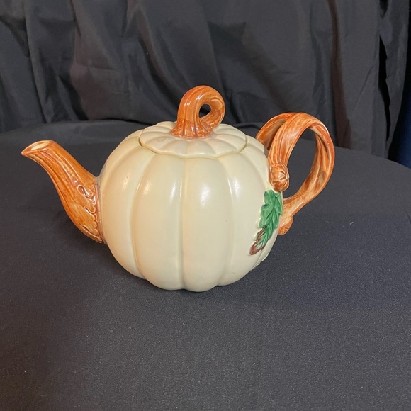 Other - Cambridge Creamware by Shafford Pumpkin Gourd Lidded Tea Pot